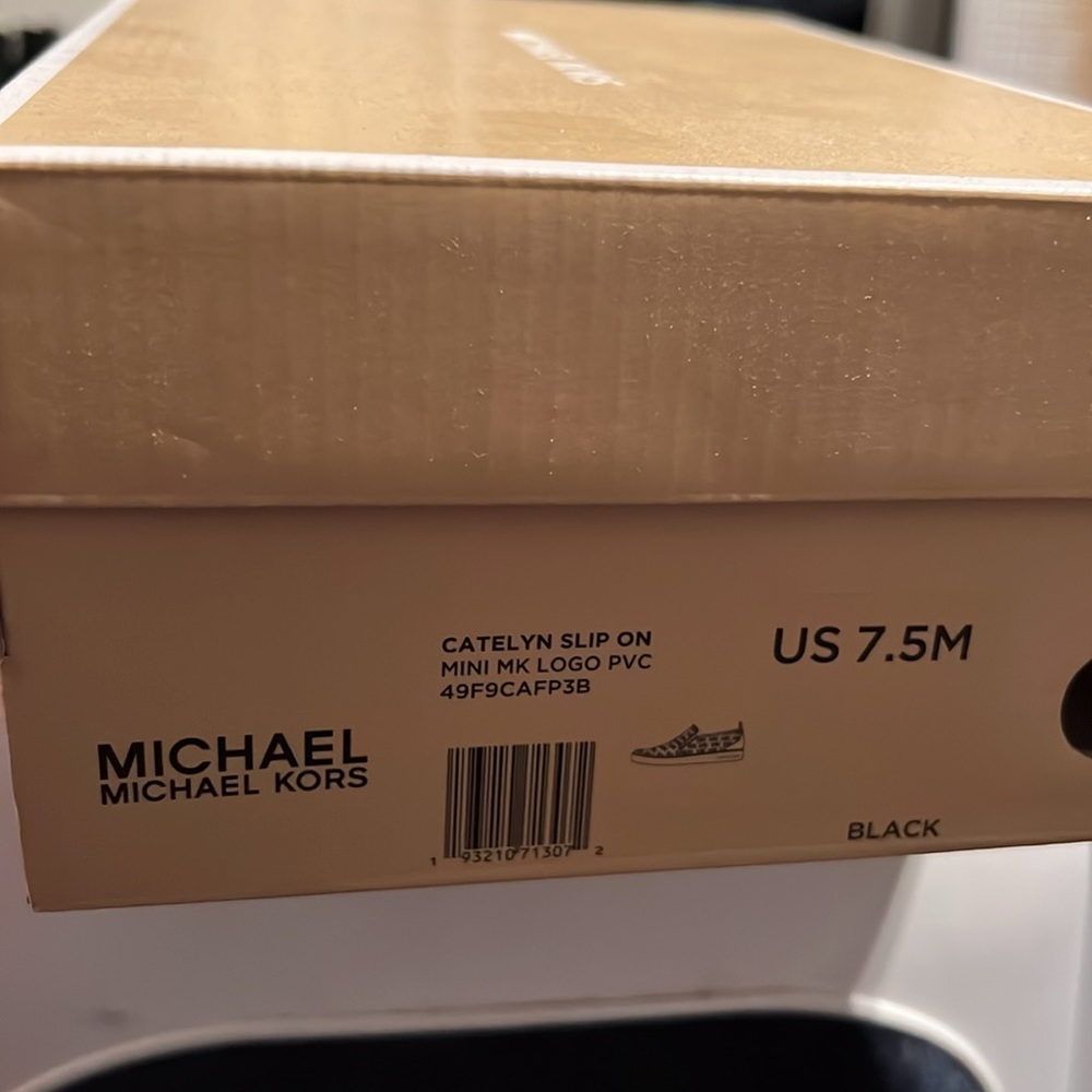 Michael Kors slip on logo sneakers - Picture 11 of 11
